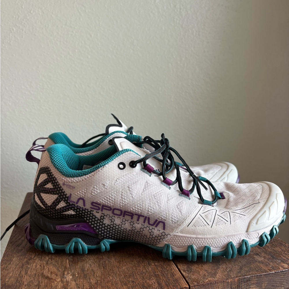 La Sportiva Women's Athletic Shoes - White and Purple